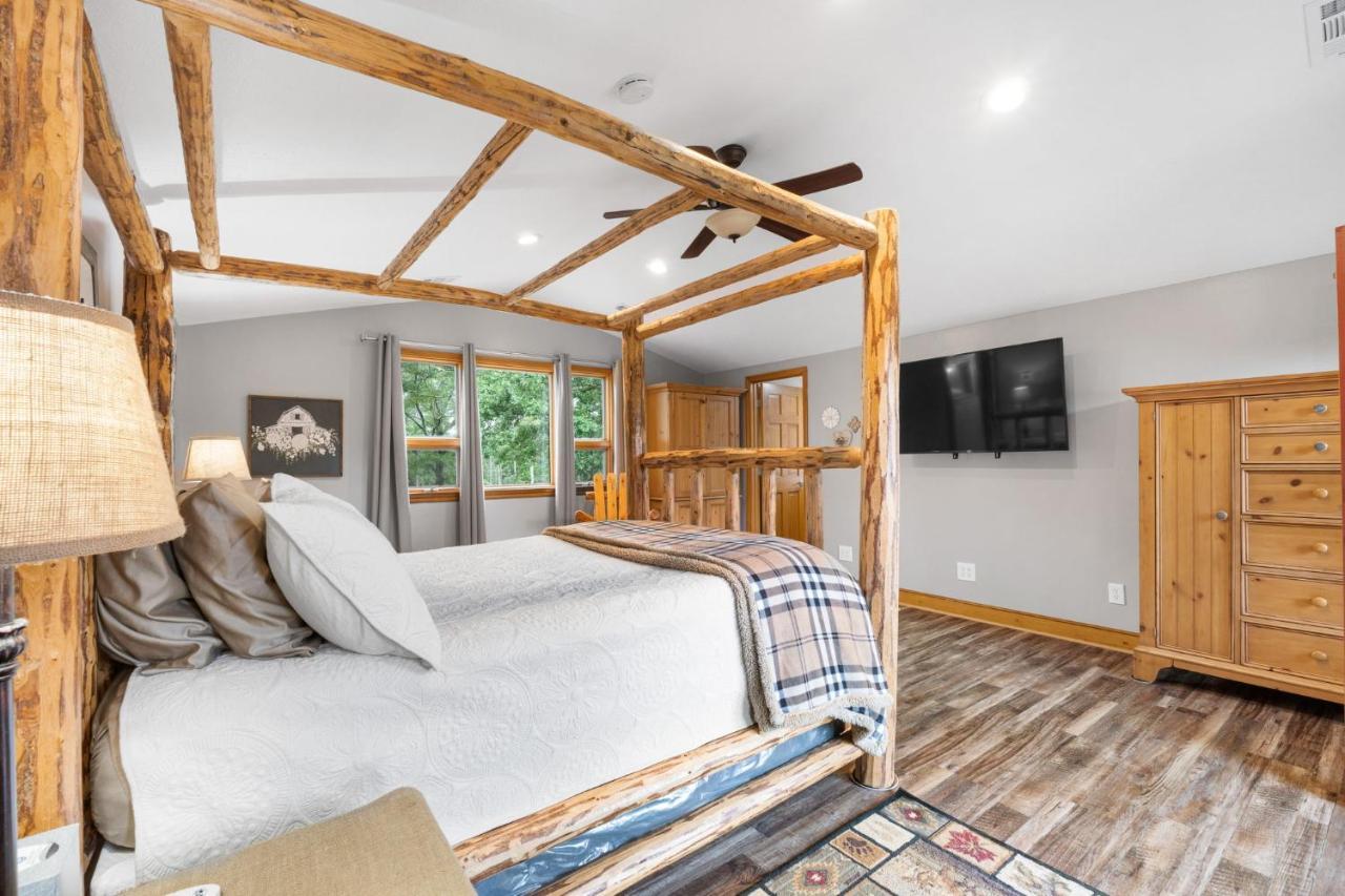 Refuge Ranch Retreat Log Cabin Lake 53+ Acres 洛克斯特格罗夫 外观 照片